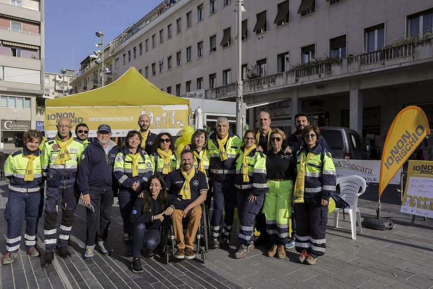 foto di gruppo INR Pescara per Io non rischio 2018 e disabilità