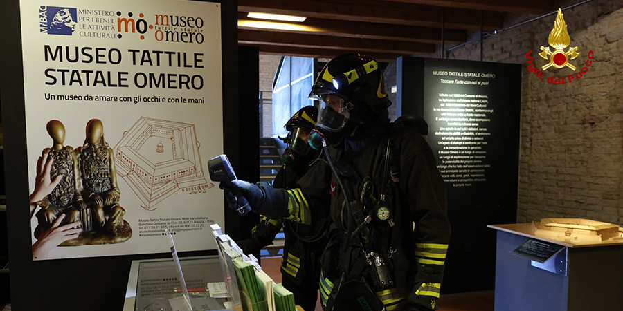 esercitazione vigili del fuoco al Museo Tattile Omero di Ancona
