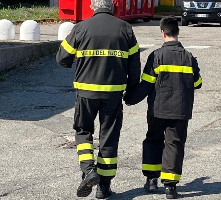 A Torino Emanuele pompiere per un giorno