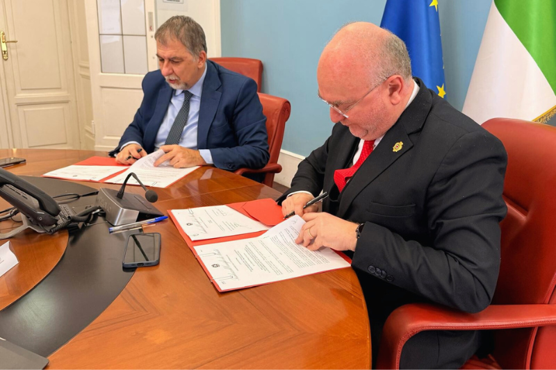 il Capo Dipartimento Protezione Civile e il Presidente della Croce Rossa firmano la convenzione